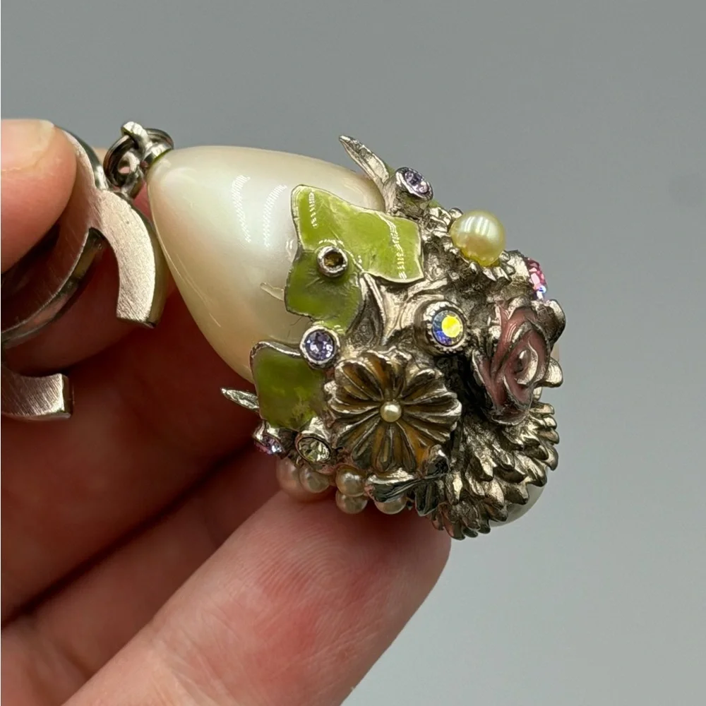 Chanel Silver-Tone CC Pearl Drop Necklace with Floral Gem Detail - Picture 6 of 8